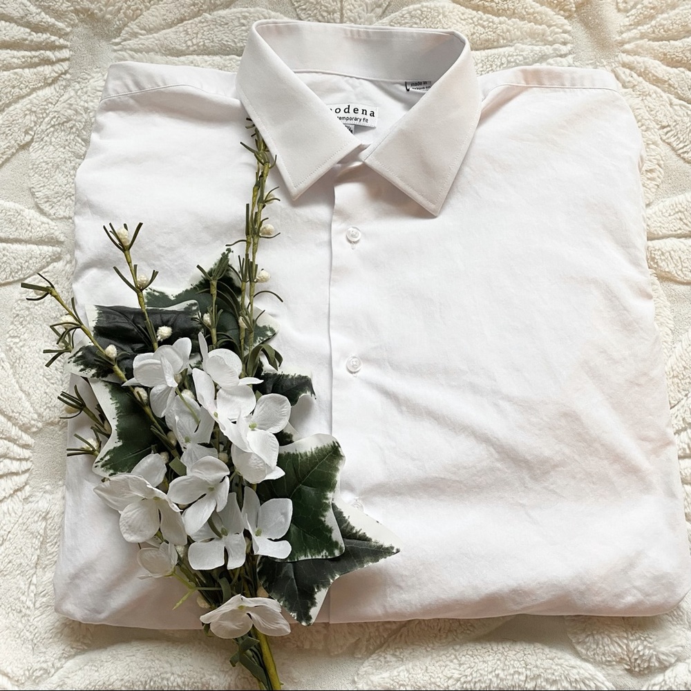 Modena Contemporary Fit Men’s White Dress Shirt Size: Neck- 17.5 Sleeves- 34/35